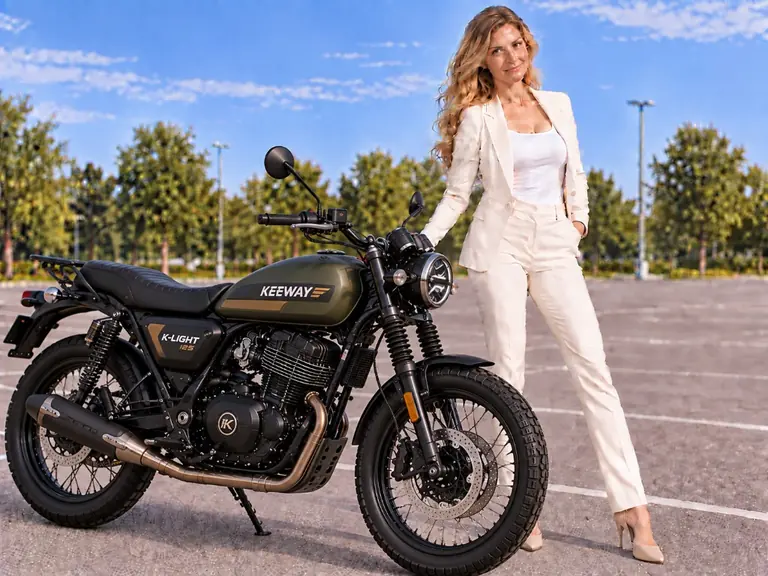 KI-generierte Illustration einer Keeway K-Light 125 beim Motorradverkauf