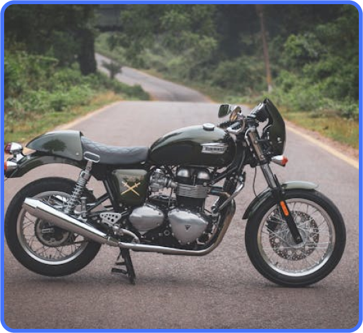 Triumph Motorrad auf einer Straße