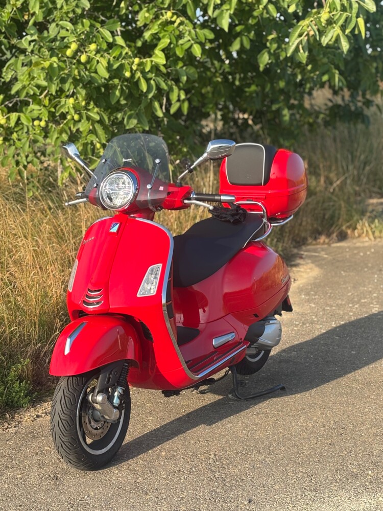 Vespa Gts 300