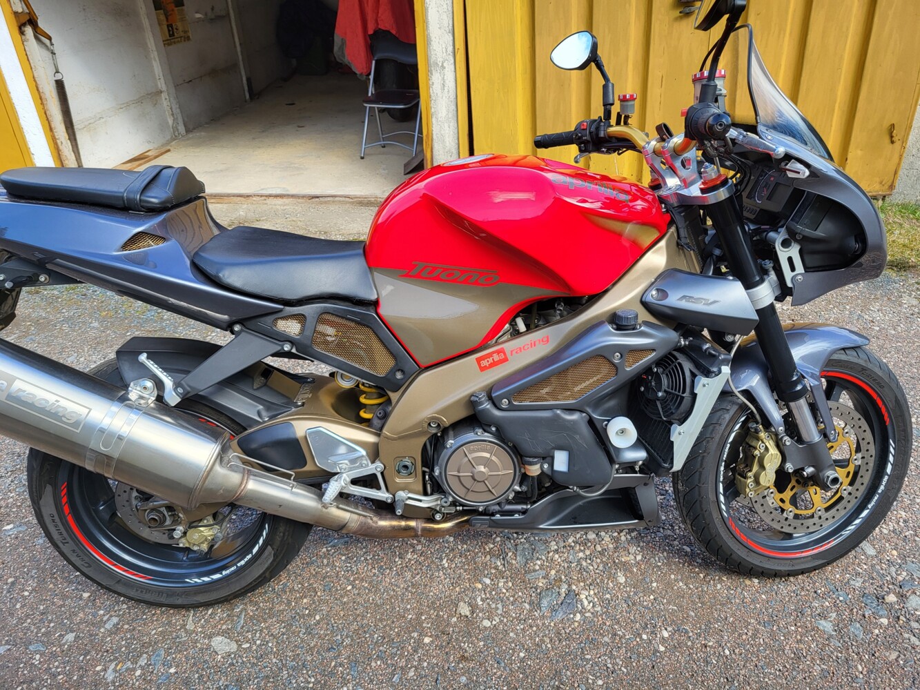 Aprilia Tuono 1000